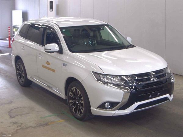 Mitsubishi Outlander SUV, Petrol Plug-in Hybrid, 2018, White