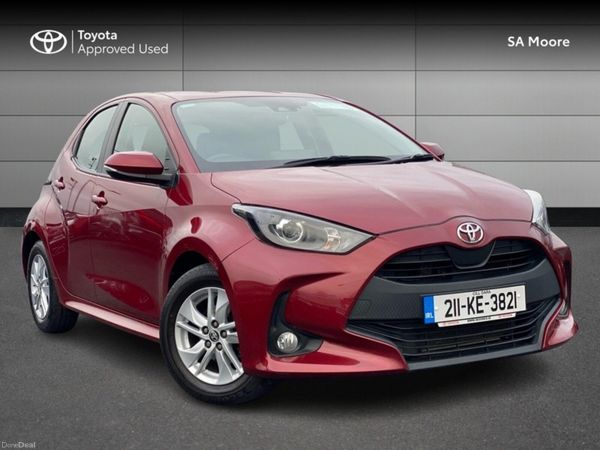 Toyota Yaris Hatchback, Petrol, 2021, Red