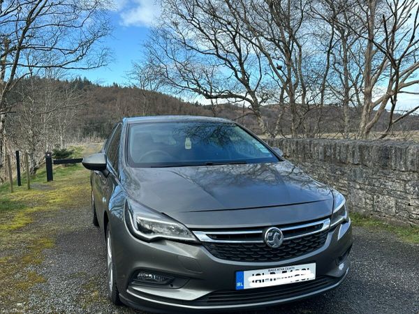 Vauxhall Astra Hatchback, Diesel, 2018, Grey