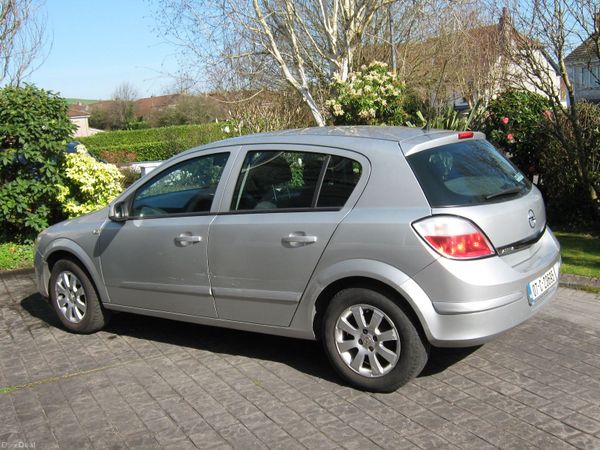 Opel Astra Hatchback, Petrol, 2007, Silver