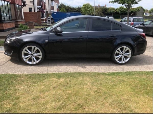 Vauxhall Insignia Hatchback, Diesel, 2015, Black