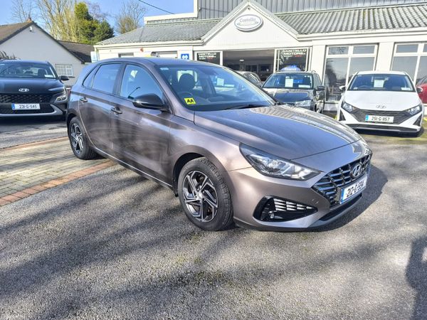 Hyundai i30 Hatchback, Diesel, 2021, Brown