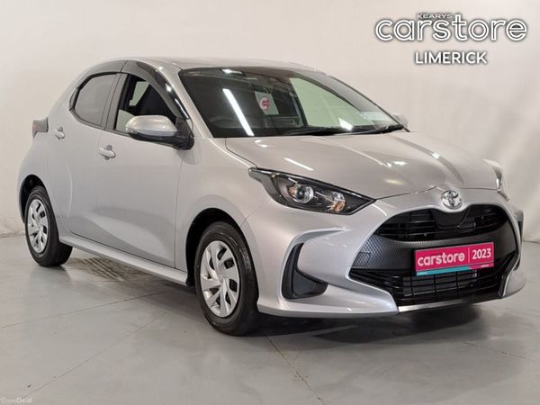 Toyota Yaris Hatchback, Petrol, 2023, Silver