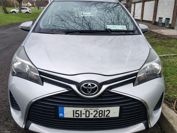 Toyota Yaris Hatchback, Petrol, 2015, Silver