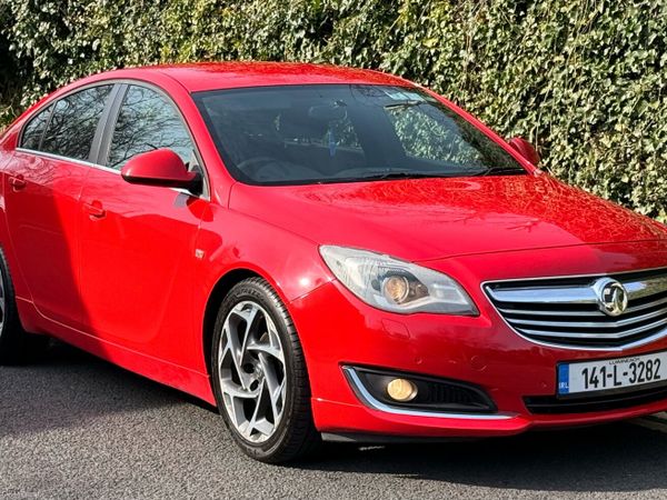 Vauxhall Insignia Hatchback, Diesel, 2014, Red