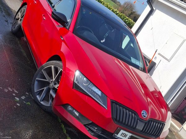 Skoda Superb Saloon, Diesel, 2019, Red
