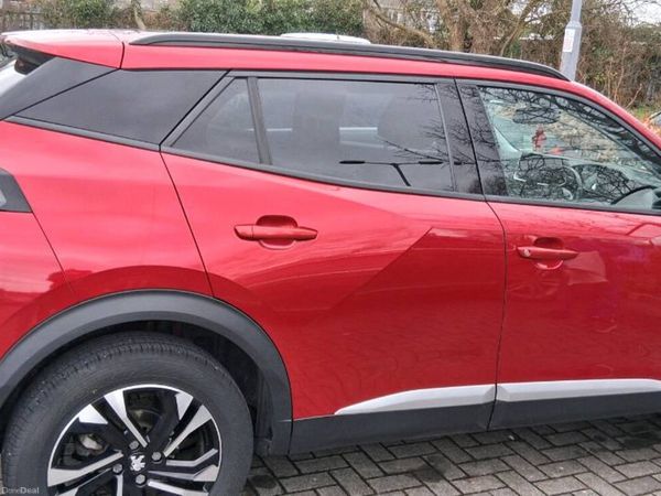 Peugeot 2008 MPV, Diesel, 2022, Red