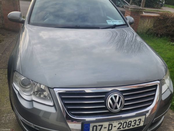 Volkswagen Passat Saloon, Petrol, 2007, Green