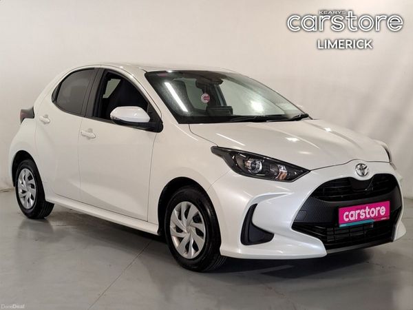 Toyota Yaris Hatchback, Petrol, 2022, White