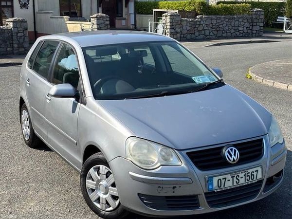 Volkswagen Polo Hatchback, Petrol, 2007, Silver