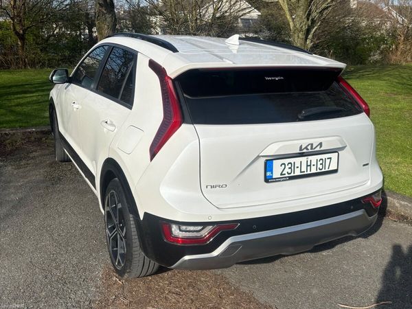 Kia Niro SUV, Petrol Plug-in Hybrid, 2023, White