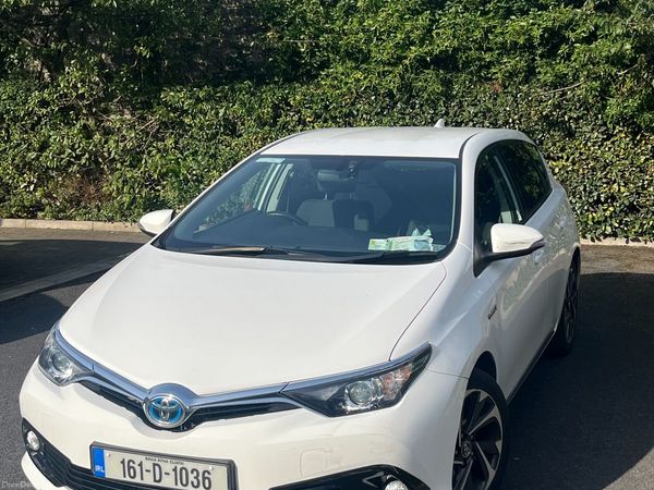 Toyota Auris MPV, Petrol Hybrid, 2016, White