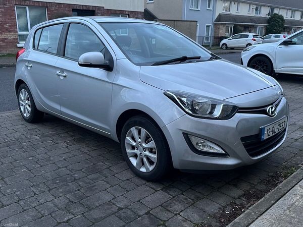 Hyundai i20 Hatchback, Petrol, 2012, Silver