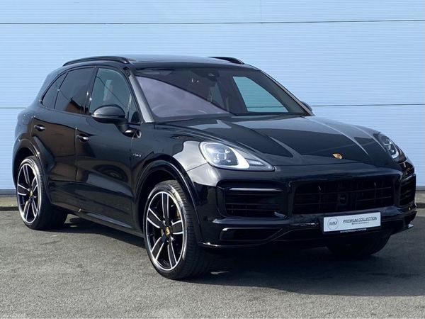 Porsche Cayenne SUV, Petrol Plug-in Hybrid, 2023, Black