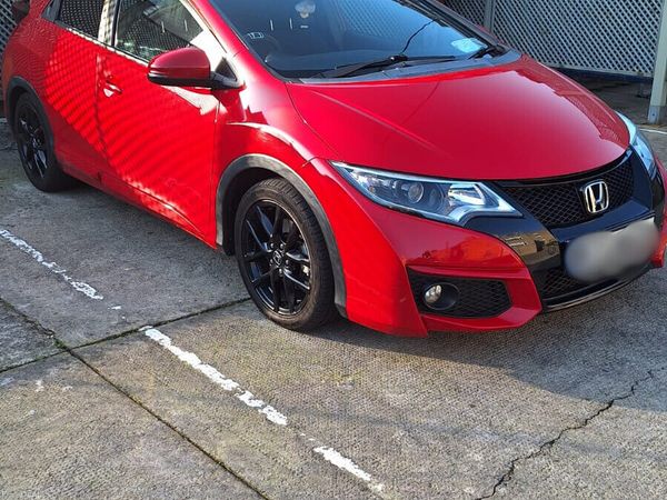 Honda Civic Hatchback, Diesel, 2015, Red