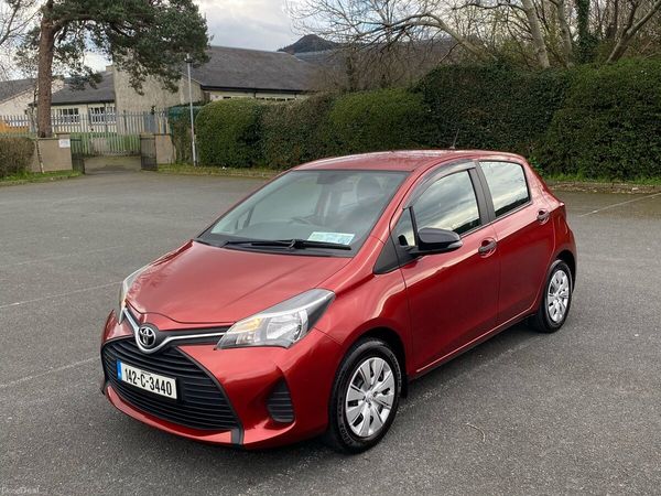 Toyota Yaris Hatchback, Petrol, 2014, Red