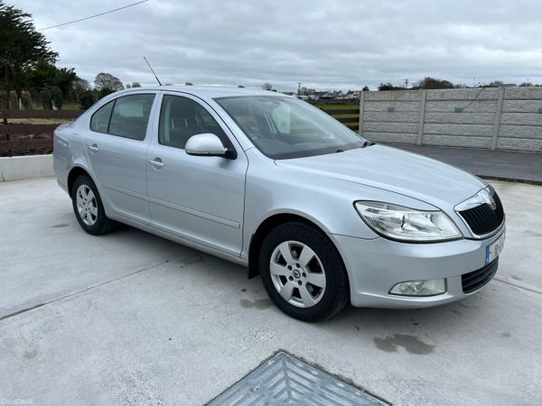 Skoda Octavia Hatchback, Diesel, 2010, Silver