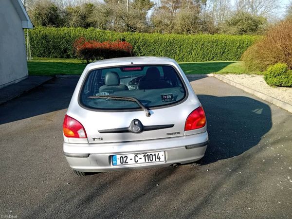 Mazda 121 Hatchback, Petrol, 2002, Silver