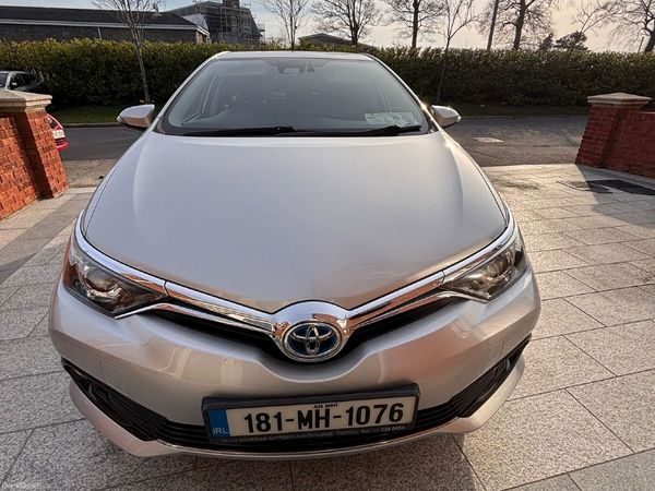 Toyota Auris MPV, Petrol Hybrid, 2018, Grey