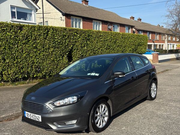 Ford Focus Hatchback, Petrol, 2016, Grey