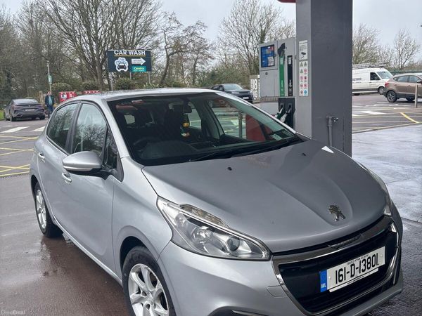 Peugeot 208 Hatchback, Petrol, 2016, Grey