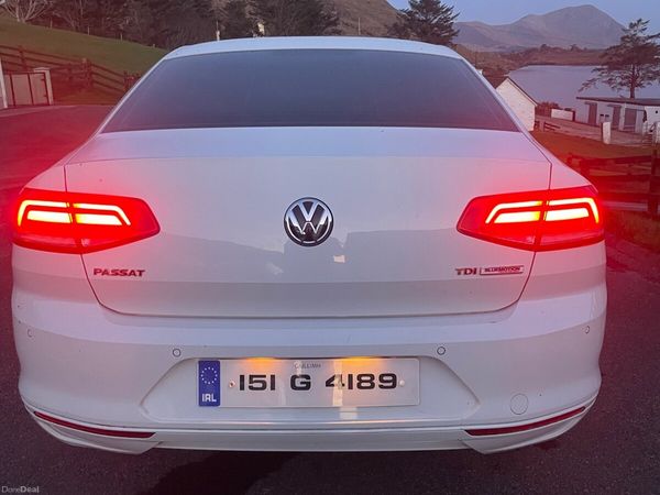 Volkswagen Passat Saloon, Diesel, 2015, White