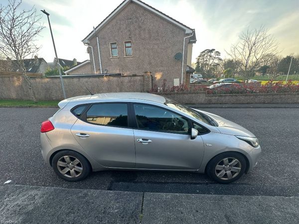 Kia Ceed Hatchback, Diesel, 2013, Silver
