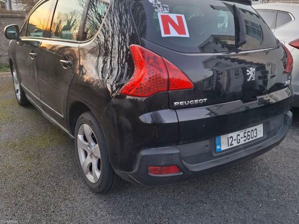 Peugeot 3008 MPV, Diesel, 2012, Black