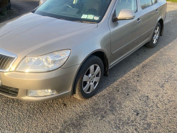 Skoda Octavia Hatchback, Diesel, 2009, Beige
