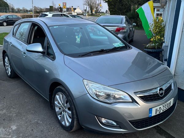 Opel Astra Hatchback, Diesel, 2011, Silver