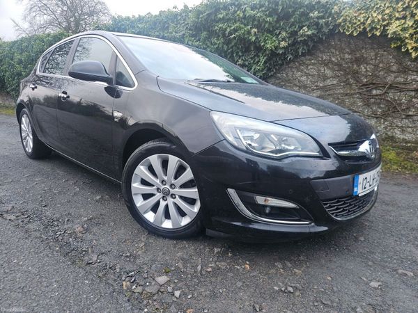 Vauxhall Astra Hatchback, Diesel, 2012, Black
