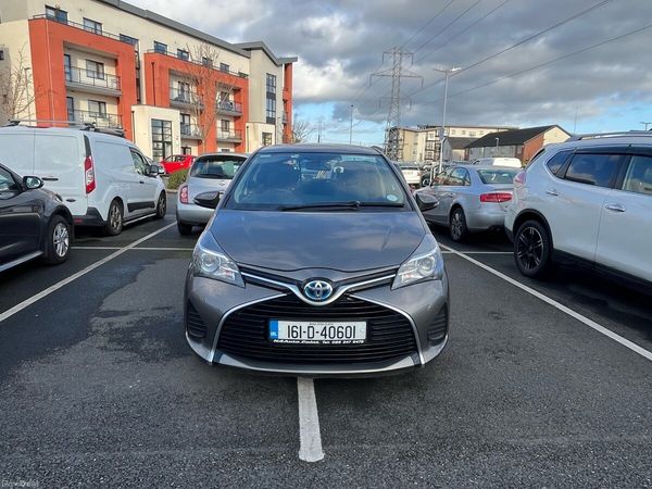 Toyota Yaris Hatchback, Petrol Hybrid, 2016, Grey