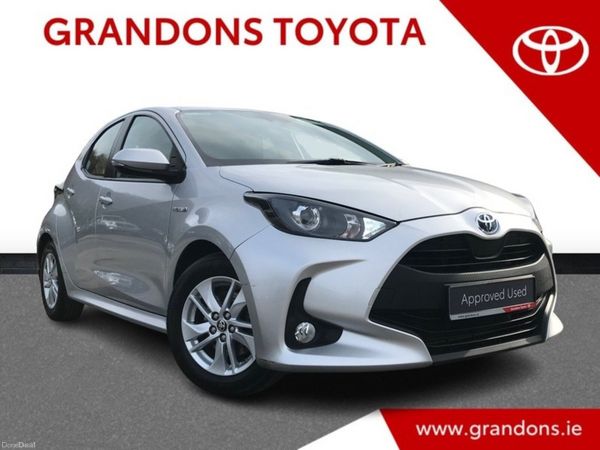Toyota Yaris Hatchback, Petrol Hybrid, 2021, Silver