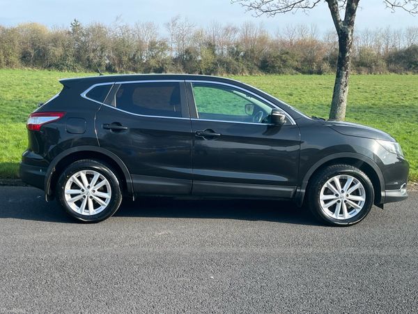 Nissan Qashqai Hatchback, Diesel, 2014, Black