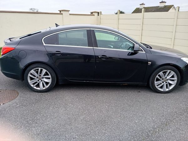 Vauxhall Insignia Hatchback, Diesel, 2013, Black