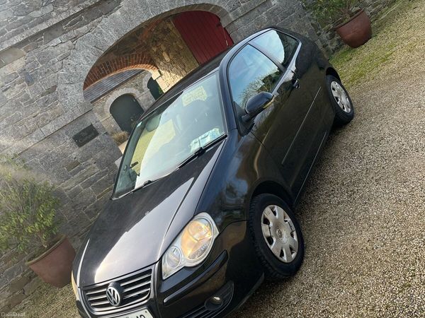 Volkswagen Polo Hatchback, Petrol, 2005, Black