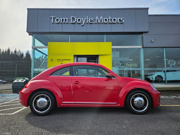 Volkswagen Beetle Hatchback, Petrol, 2014, Red