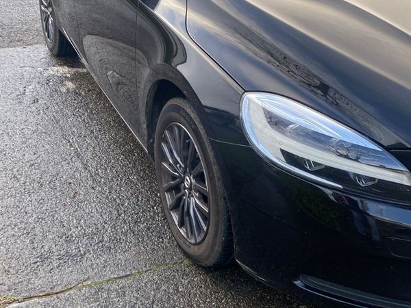 Volvo V40 Hatchback, Diesel, 2017, Black