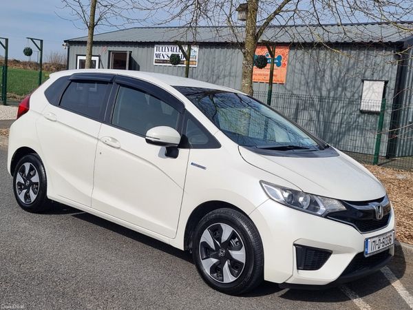 Honda Fit Hatchback, Petrol Hybrid, 2017, White