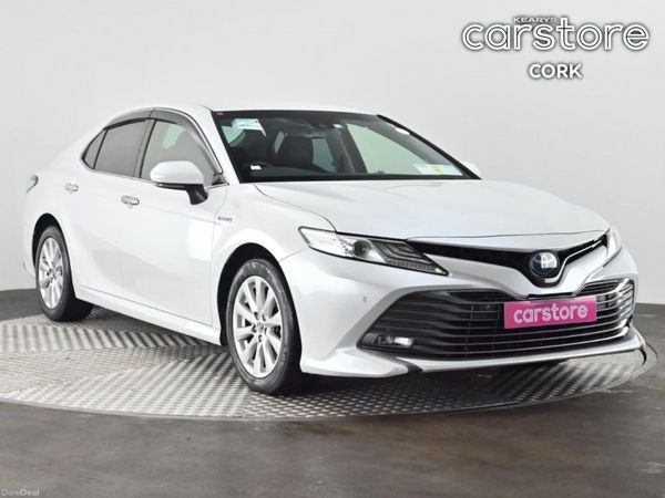 Toyota Camry Saloon, Petrol Hybrid, 2019, White