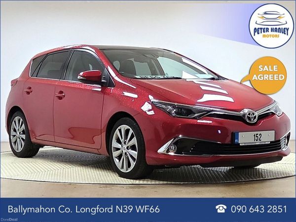Toyota Auris Hatchback, Petrol, 2015, Red