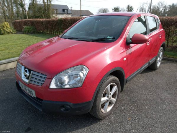 Nissan Qashqai Hatchback, Diesel, 2010, Red
