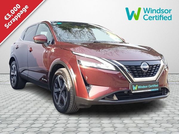 Nissan Qashqai MPV, Petrol Hybrid, 2023, Red