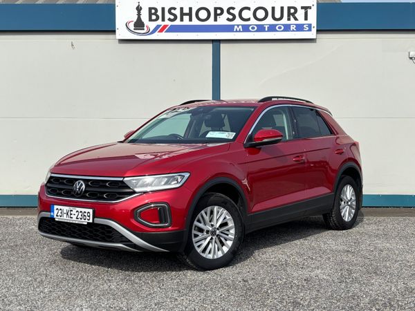 Volkswagen T-Roc SUV, Petrol, 2023, Red