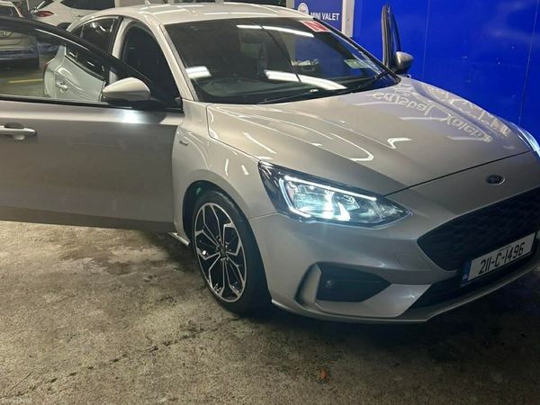 Ford Focus Hatchback, Diesel, 2021, Grey