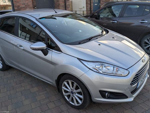Ford Fiesta Hatchback, Petrol, 2017, Grey