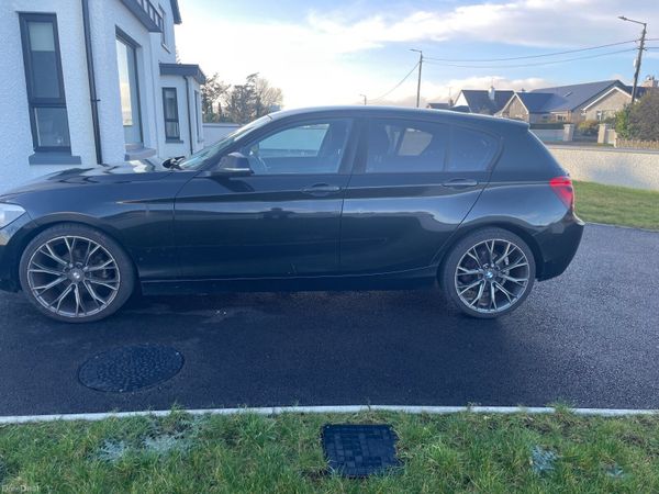 BMW 1-Series Hatchback, Diesel, 2013, Black