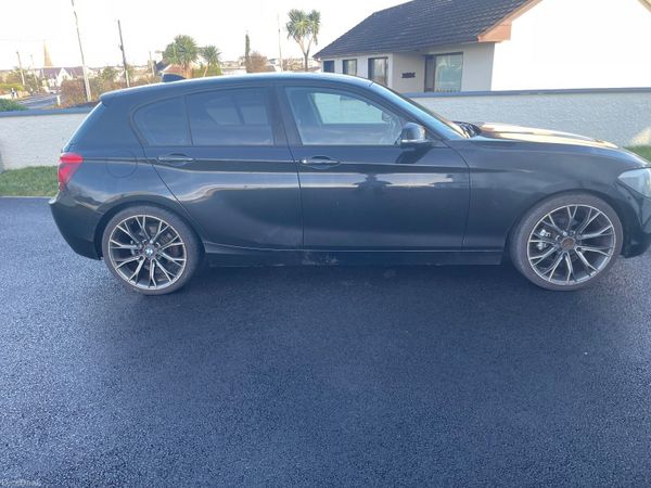 BMW 1-Series Hatchback, Diesel, 2013, Black