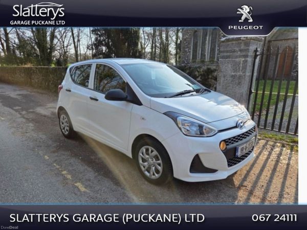 Hyundai i10 Hatchback, Petrol, 2018, White