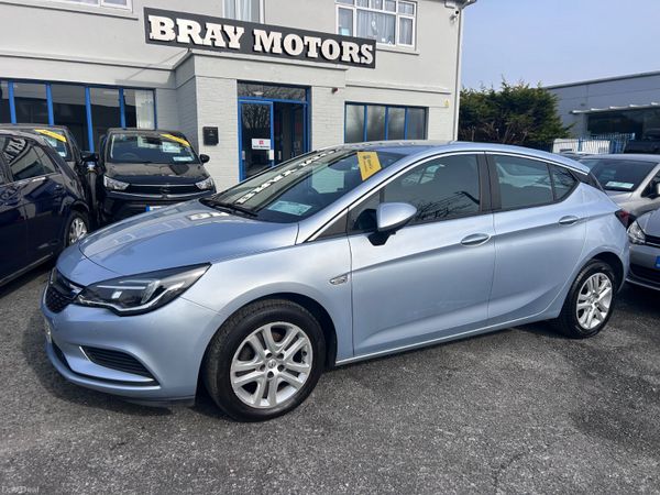 Opel Astra Hatchback, Petrol, 2016, Silver